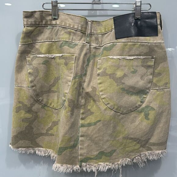 One Teaspoon Women's Green Cheetah Print Army Camo Denim Cut Off Mini Skirt 28 - Picture 3 of 6